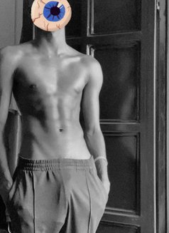 Naijaadultruns-Levicash-image